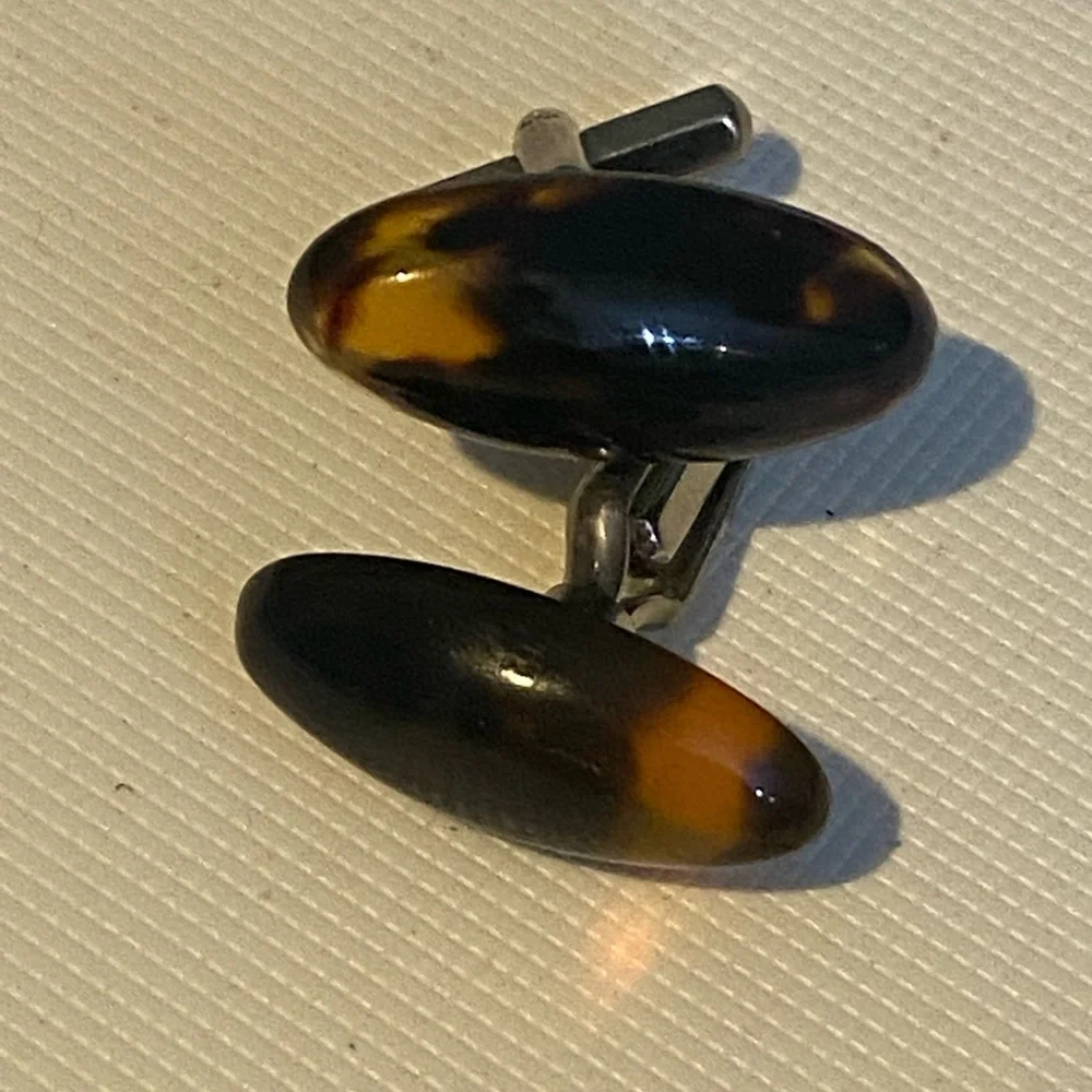 Vintage Gold Tone Oblong Cufflinks / Cuff Links with Tortoiseshell